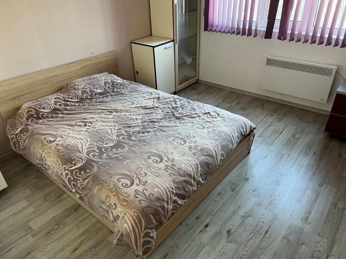 Cosy Central Apartment Varna Esterno foto