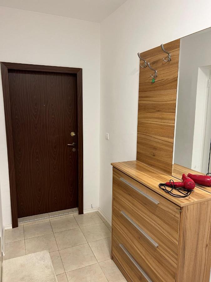 Cosy Central Apartment Varna Esterno foto