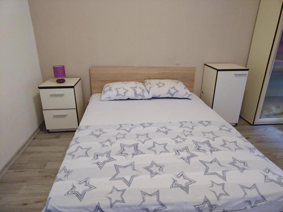 Cosy Central Apartment Varna Esterno foto